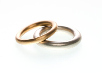 Ringe mit rundem Querschnitt in Silber und Gelbgold 750