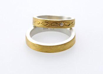 Silberringe mit Feingoldbelötung, Ornamenten und Brillanten