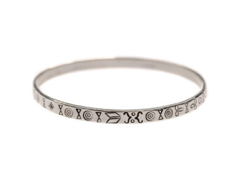punzierter Armreif mit Ornamenten, Silber, zum Teil geschwärzt