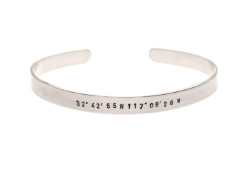 Heimat oder Fernweh - Armspange Silber mit Koordinaten nach Wunsch