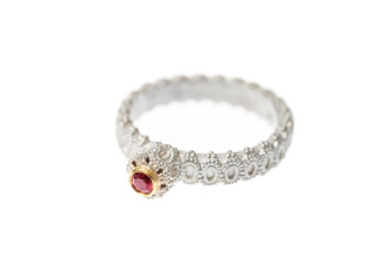 Ring in Silber mit Safir rot