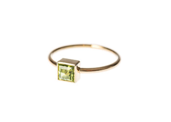Ring in Gelbgold 750 mit Peridotcarrée