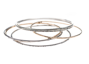 zarte Armreifen in Gold 585 rosé und Silber punziert oder geschmiedet