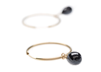 Kreolen in 750er Gold mit Onyx